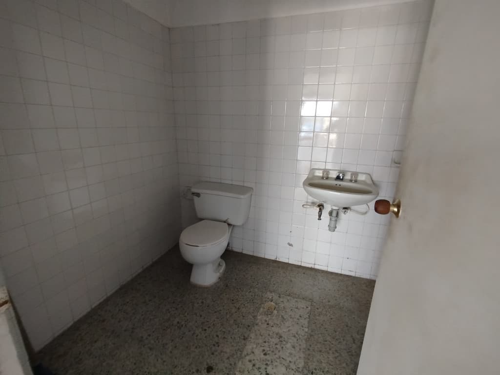 Imagen https://s3-us-west-2.amazonaws.com/pictures.domus.la/inmobiliaria_59/92866_10_1755895164.jpg