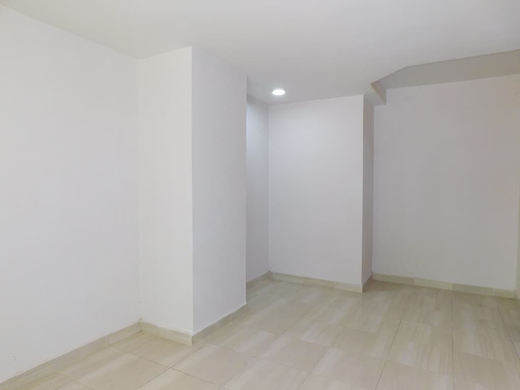 Imagen https://s3-us-west-2.amazonaws.com/pictures.domus.la/inmobiliaria_59/92874_2_1755876203.jpg