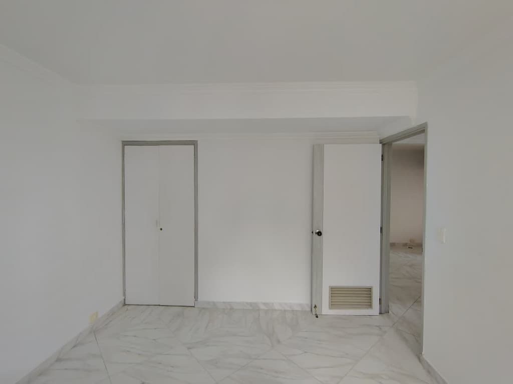 Imagen https://s3-us-west-2.amazonaws.com/pictures.domus.la/inmobiliaria_59/92882_12_1755795663.jpg