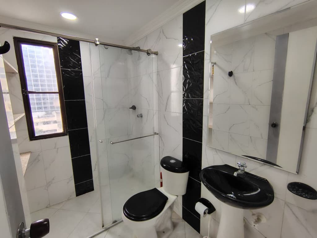 Imagen https://s3-us-west-2.amazonaws.com/pictures.domus.la/inmobiliaria_59/92882_18_1755795664.jpg