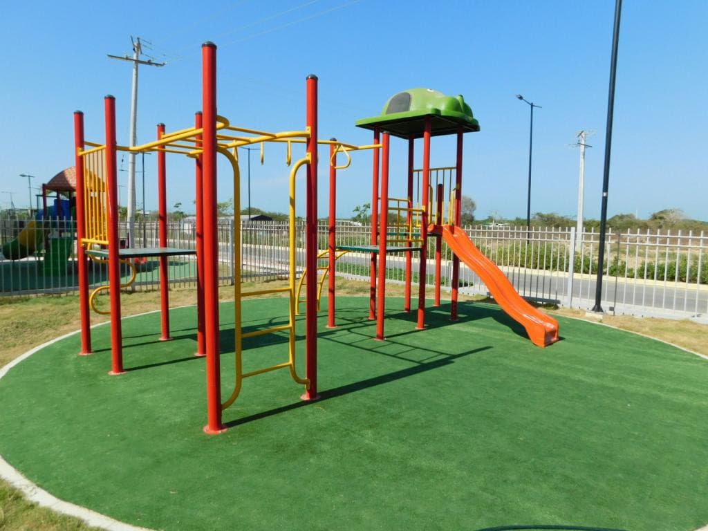 Imagen https://s3-us-west-2.amazonaws.com/pictures.domus.la/inmobiliaria_59/92902_17_1755995403.jpg
