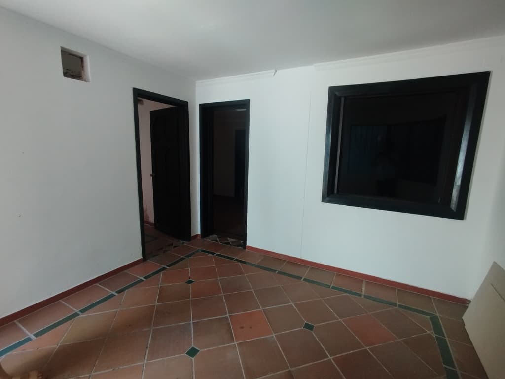 Imagen https://s3-us-west-2.amazonaws.com/pictures.domus.la/inmobiliaria_59/93015_3_1757618866.jpg