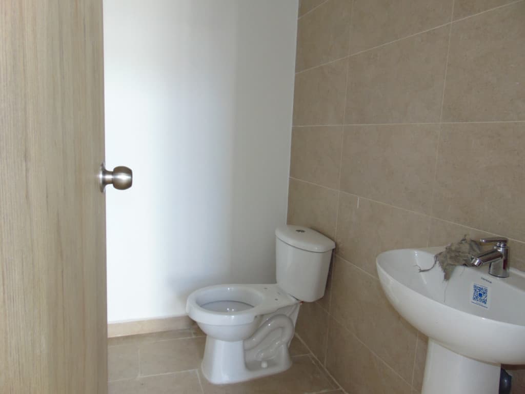 Imagen https://s3-us-west-2.amazonaws.com/pictures.domus.la/inmobiliaria_59/93030_10_1757692254.jpg