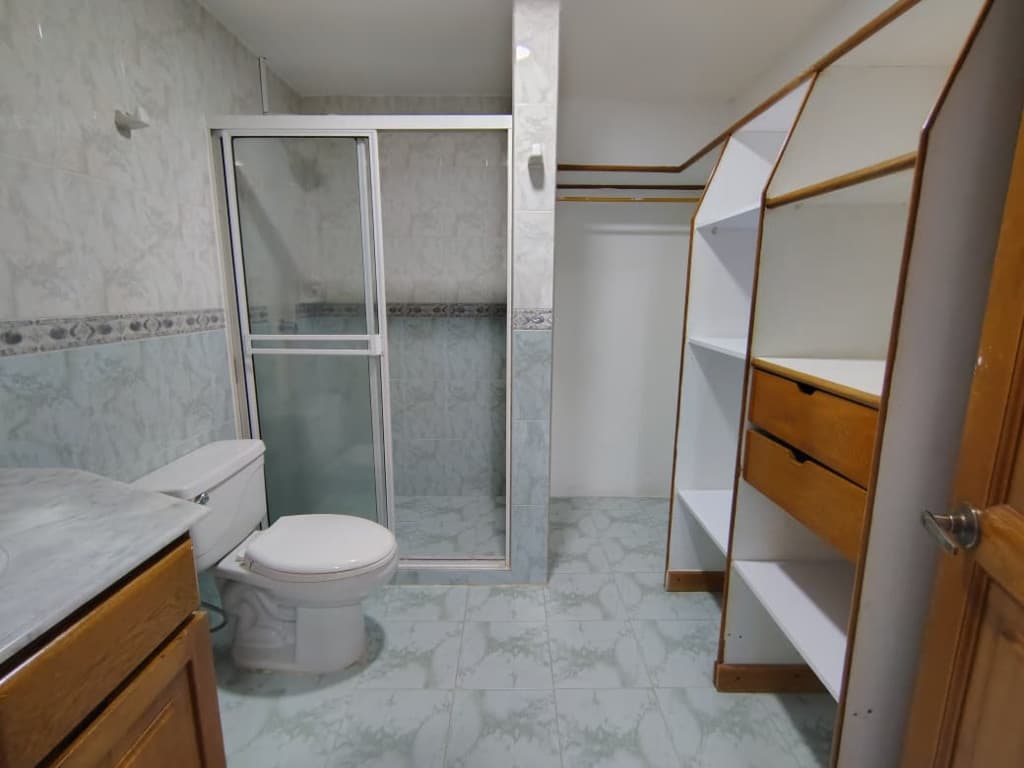Imagen https://s3-us-west-2.amazonaws.com/pictures.domus.la/inmobiliaria_59/93038_11_1758051567.jpg