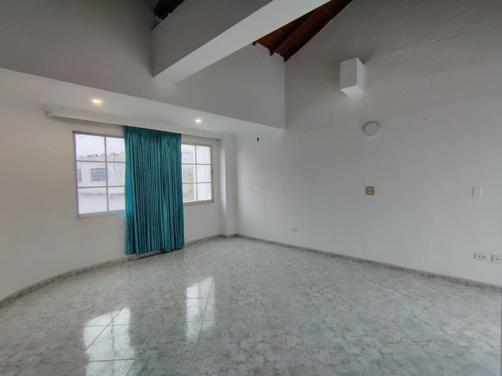 Imagen https://s3-us-west-2.amazonaws.com/pictures.domus.la/inmobiliaria_59/93038_12_1758051567.jpg