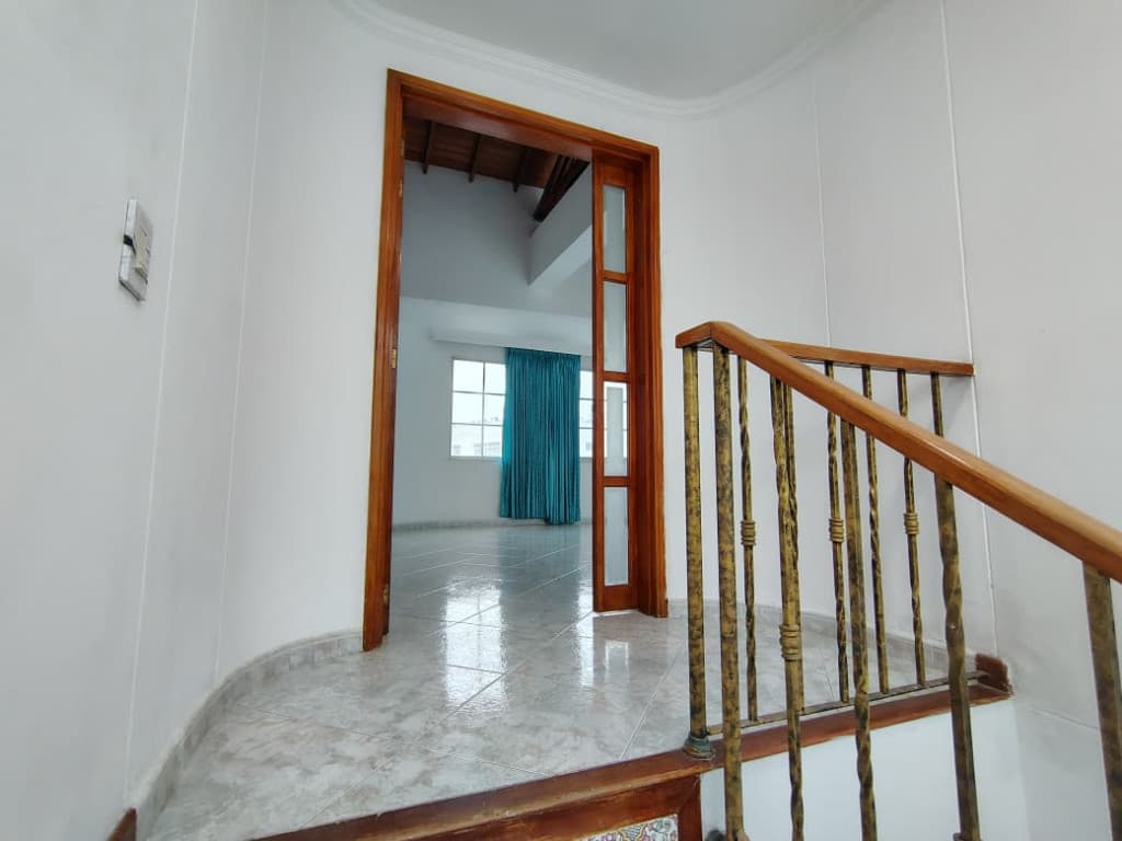 Imagen https://s3-us-west-2.amazonaws.com/pictures.domus.la/inmobiliaria_59/93038_13_1758051567.jpg