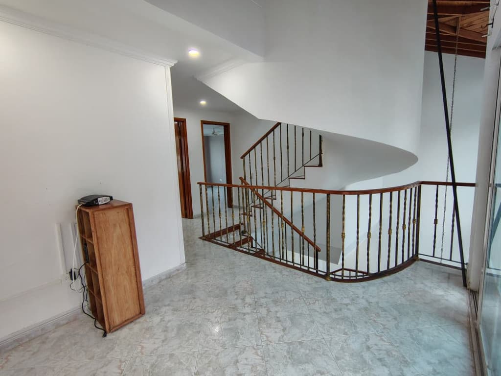 Imagen https://s3-us-west-2.amazonaws.com/pictures.domus.la/inmobiliaria_59/93038_15_1758214330.jpg