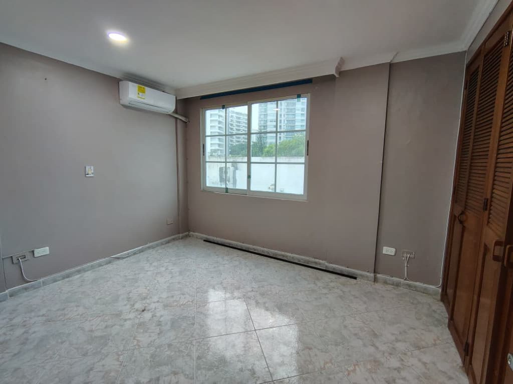 Imagen https://s3-us-west-2.amazonaws.com/pictures.domus.la/inmobiliaria_59/93038_16_1758214416.jpg
