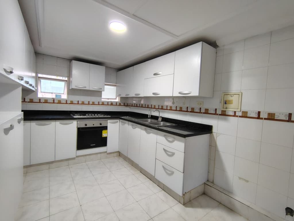 Imagen https://s3-us-west-2.amazonaws.com/pictures.domus.la/inmobiliaria_59/93038_6_1758049745.jpg