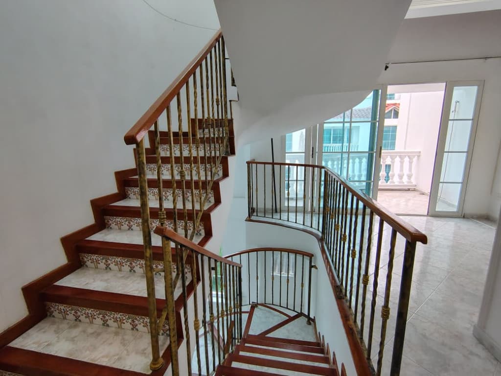 Imagen https://s3-us-west-2.amazonaws.com/pictures.domus.la/inmobiliaria_59/93038_8_1758049746.jpg