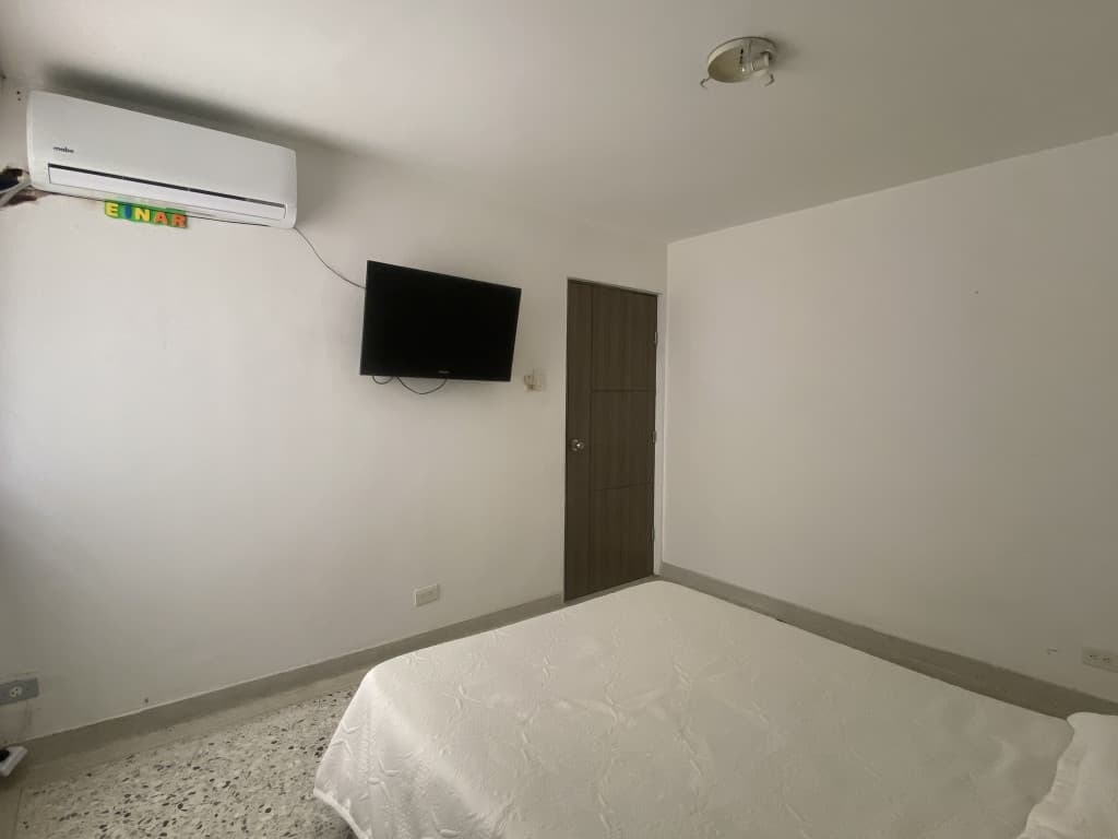 Imagen https://s3-us-west-2.amazonaws.com/pictures.domus.la/inmobiliaria_59/93057_15_1758292687.jpg