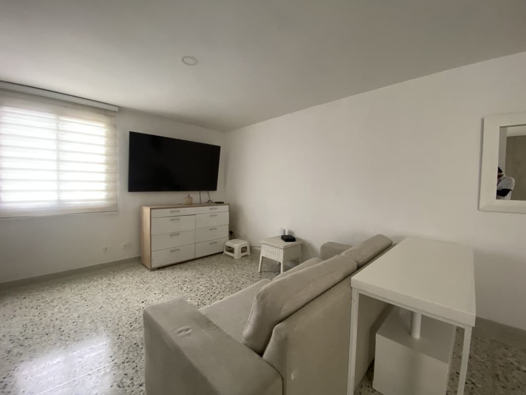 Imagen https://s3-us-west-2.amazonaws.com/pictures.domus.la/inmobiliaria_59/93057_19_1758292685.jpg