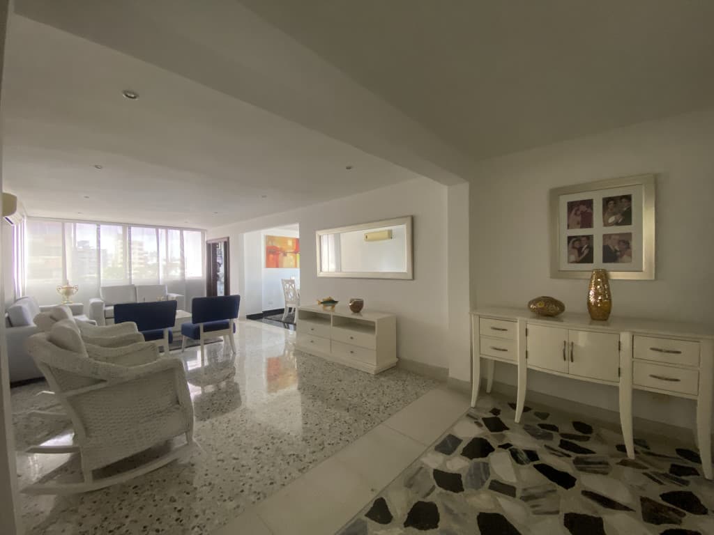 Imagen https://s3-us-west-2.amazonaws.com/pictures.domus.la/inmobiliaria_59/93057_1_1758292685.jpg
