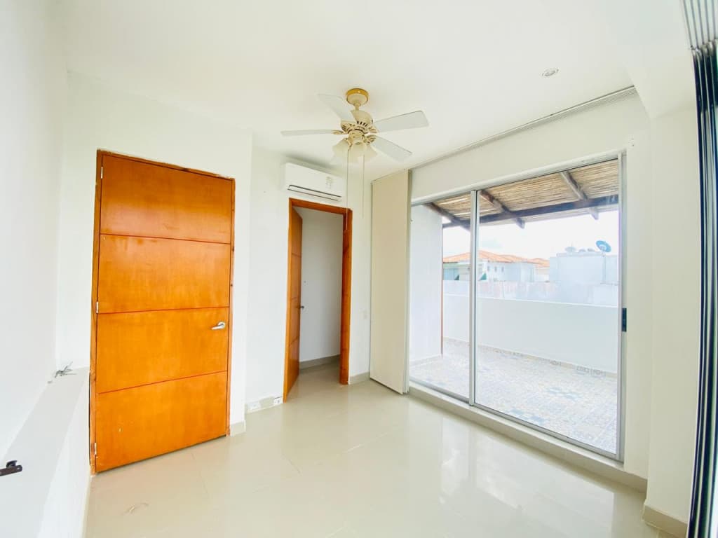 Imagen https://s3-us-west-2.amazonaws.com/pictures.domus.la/inmobiliaria_59/93066_12_1758226267.jpg