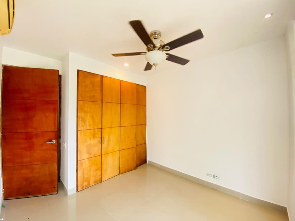 Imagen https://s3-us-west-2.amazonaws.com/pictures.domus.la/inmobiliaria_59/93066_14_1758226263.jpg