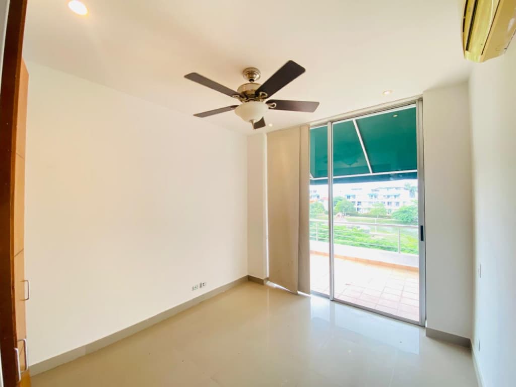 Imagen https://s3-us-west-2.amazonaws.com/pictures.domus.la/inmobiliaria_59/93066_15_1758226264.jpg