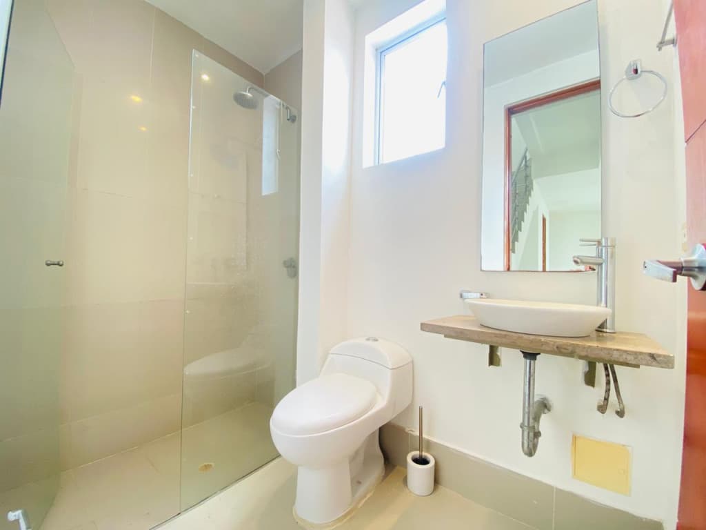 Imagen https://s3-us-west-2.amazonaws.com/pictures.domus.la/inmobiliaria_59/93066_19_1758226265.jpg