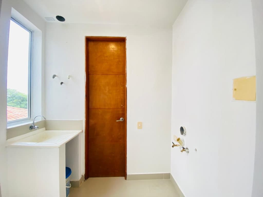 Imagen https://s3-us-west-2.amazonaws.com/pictures.domus.la/inmobiliaria_59/93066_20_1758226266.jpg