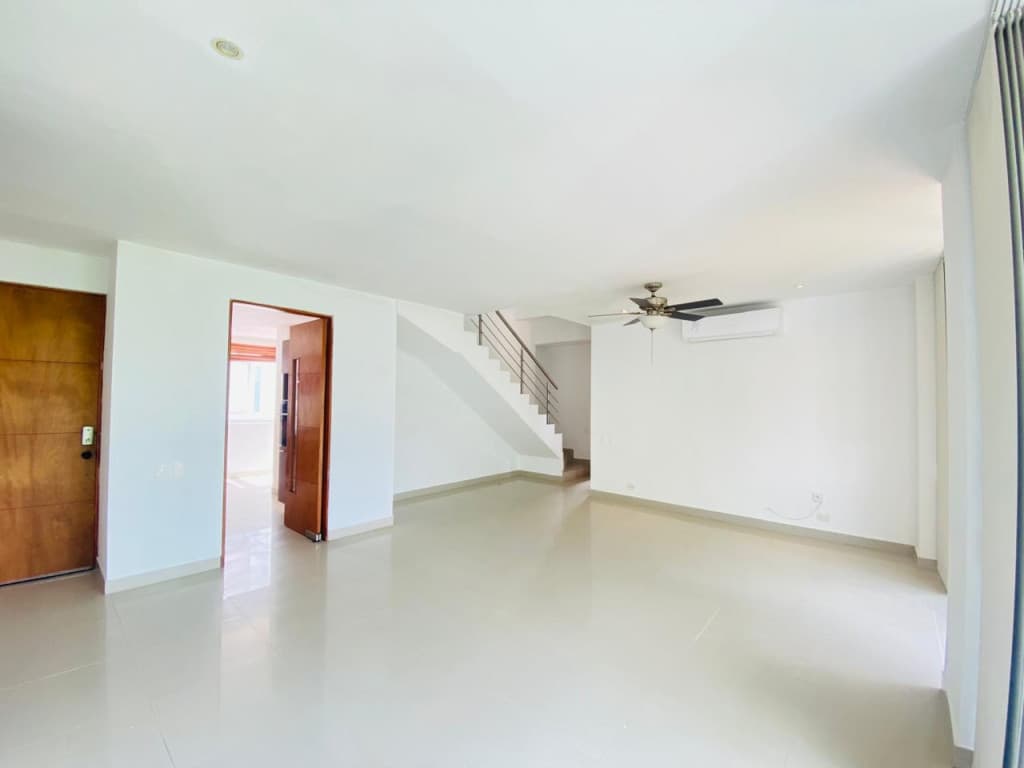 Imagen https://s3-us-west-2.amazonaws.com/pictures.domus.la/inmobiliaria_59/93066_8_1758226262.jpg