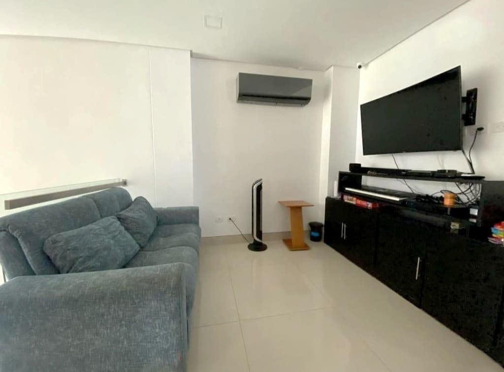 Imagen https://s3-us-west-2.amazonaws.com/pictures.domus.la/inmobiliaria_59/93787_2_1769087373.jpg