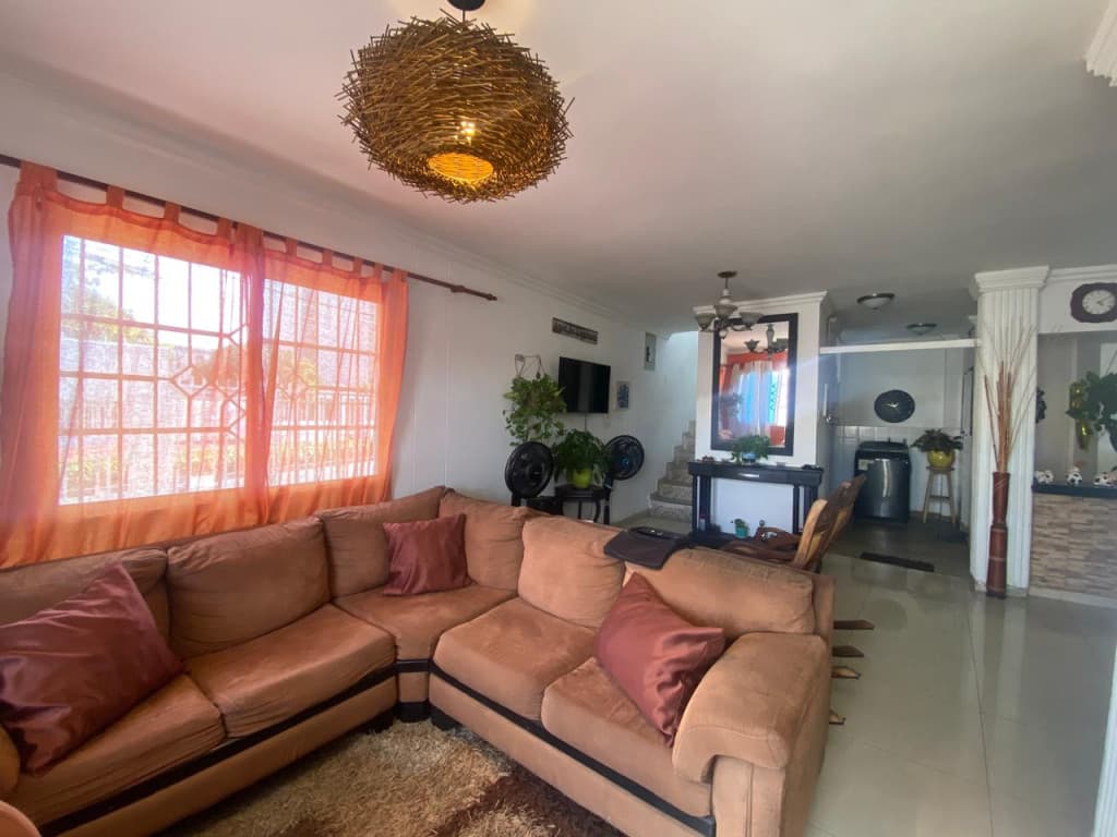 Imagen https://s3-us-west-2.amazonaws.com/pictures.domus.la/inmobiliaria_59/93807_2_1769435136.jpg