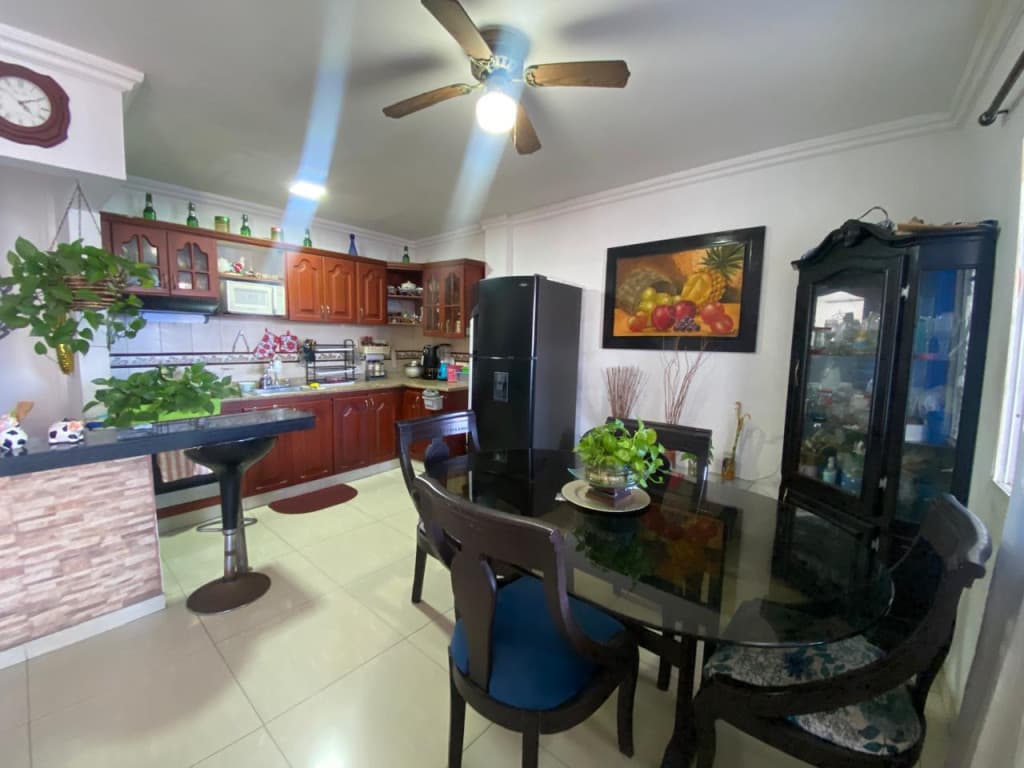 Imagen https://s3-us-west-2.amazonaws.com/pictures.domus.la/inmobiliaria_59/93807_4_1769435136.jpg