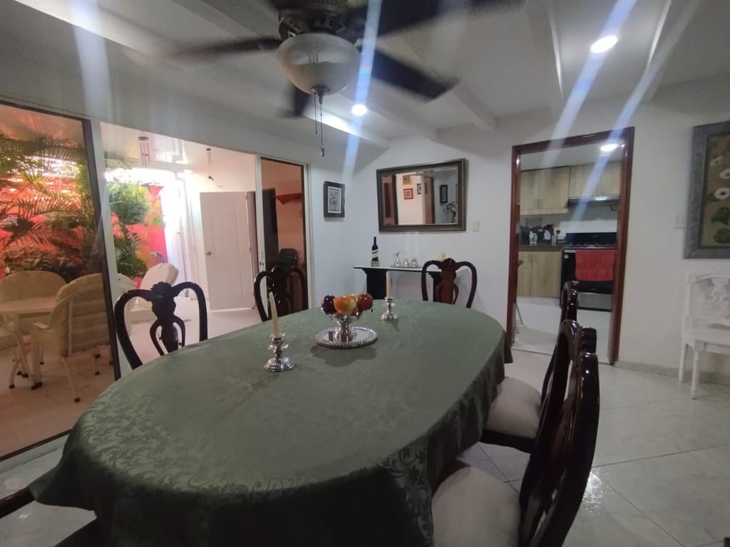 Imagen https://s3-us-west-2.amazonaws.com/pictures.domus.la/inmobiliaria_59/93823_11_1769520007.jpg