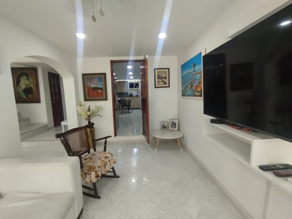 Imagen https://s3-us-west-2.amazonaws.com/pictures.domus.la/inmobiliaria_59/93823_5_1769520004.jpg