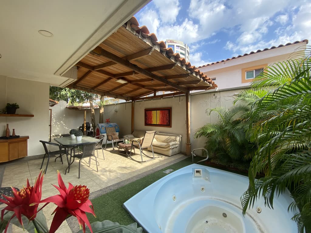 Imagen https://s3-us-west-2.amazonaws.com/pictures.domus.la/inmobiliaria_59/93827_16_1769635094.jpg