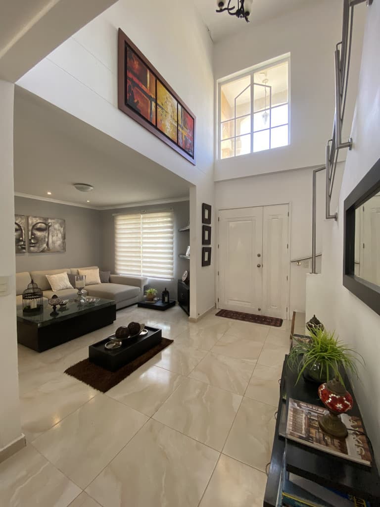 Imagen https://s3-us-west-2.amazonaws.com/pictures.domus.la/inmobiliaria_59/93827_3_1769635087.jpg
