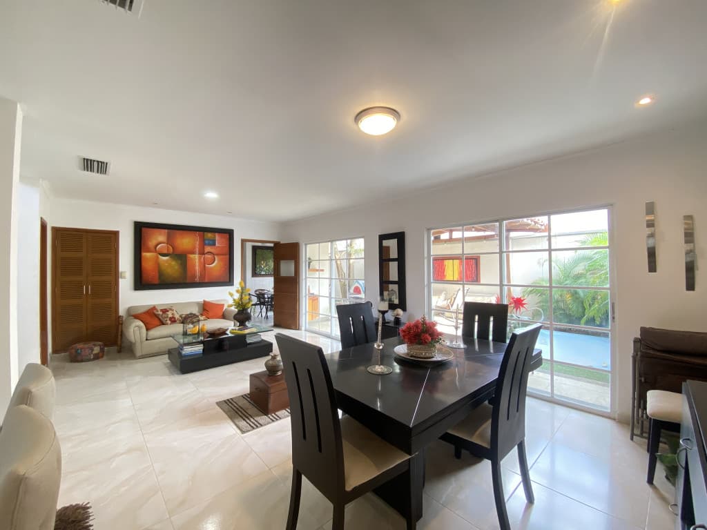 Imagen https://s3-us-west-2.amazonaws.com/pictures.domus.la/inmobiliaria_59/93827_4_1769635087.jpg