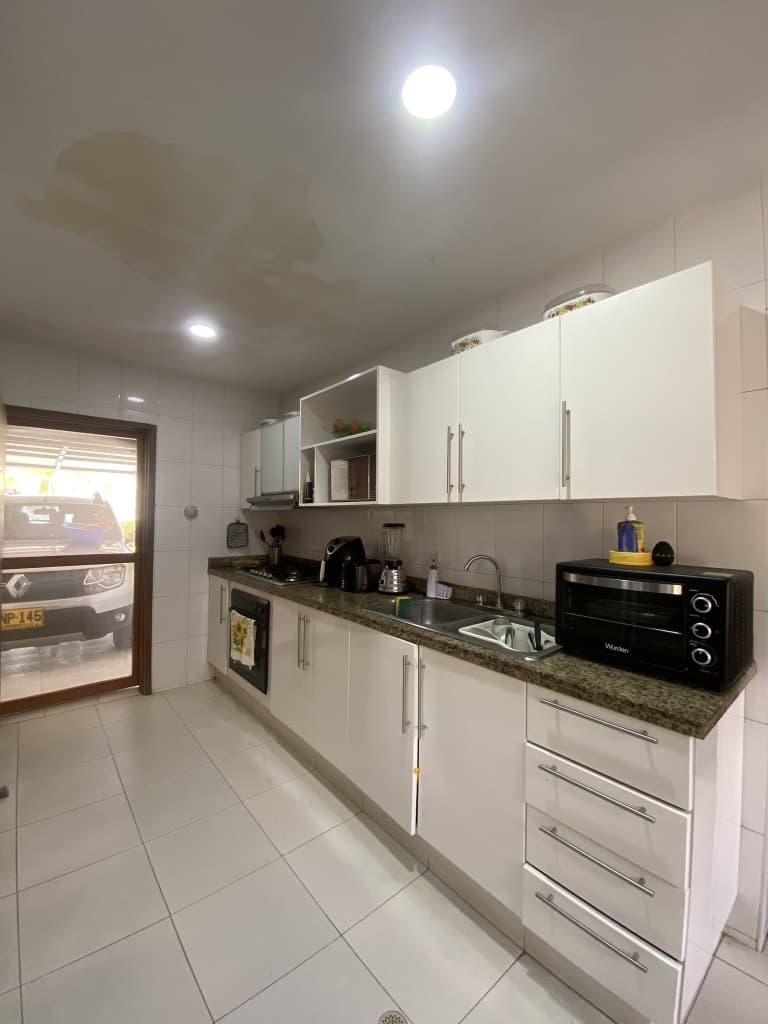 Imagen https://s3-us-west-2.amazonaws.com/pictures.domus.la/inmobiliaria_59/93827_9_1769635090.jpg
