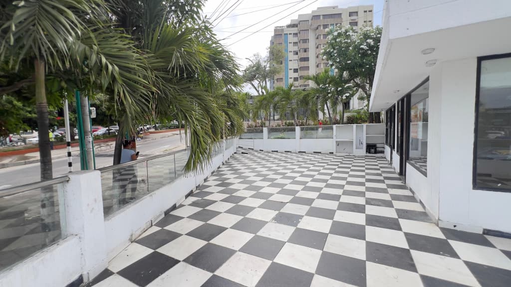 Imagen https://s3-us-west-2.amazonaws.com/pictures.domus.la/inmobiliaria_59/94838_15_1784659636.jpg