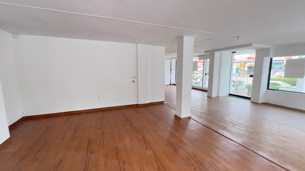 Imagen https://s3-us-west-2.amazonaws.com/pictures.domus.la/inmobiliaria_59/94838_2_1784658859.jpg