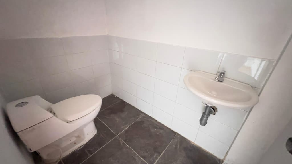Imagen https://s3-us-west-2.amazonaws.com/pictures.domus.la/inmobiliaria_59/94839_5_1784726162.jpg