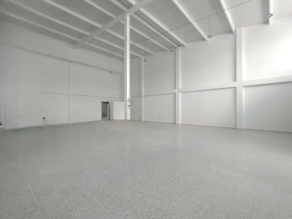 Imagen https://s3-us-west-2.amazonaws.com/pictures.domus.la/inmobiliaria_59/94854_2_1784738755.jpg