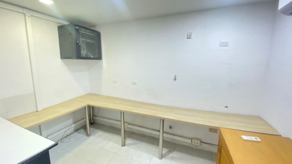 Imagen https://s3-us-west-2.amazonaws.com/pictures.domus.la/inmobiliaria_59/94869_18_1784836308.jpg