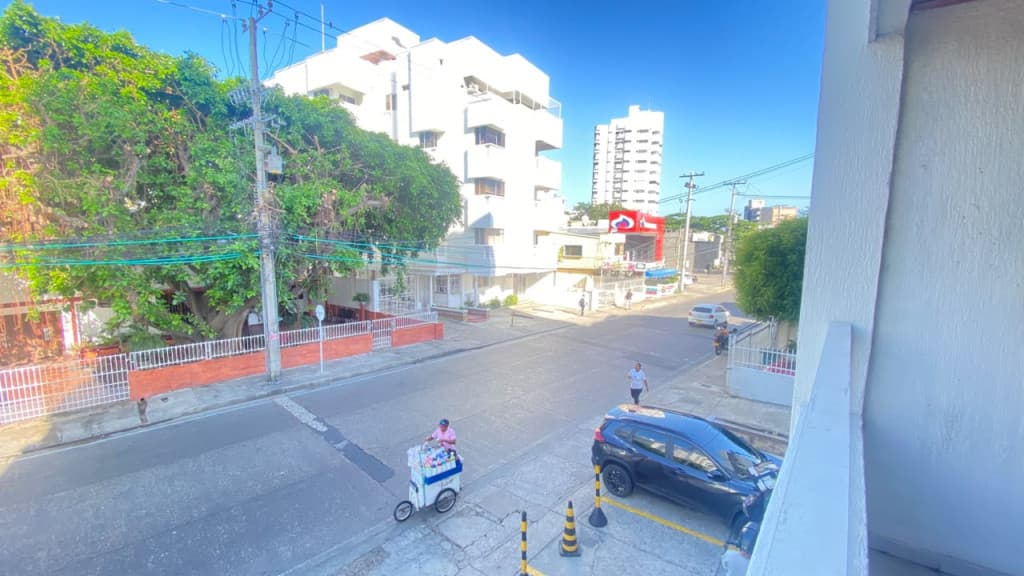 Imagen https://s3-us-west-2.amazonaws.com/pictures.domus.la/inmobiliaria_59/94869_2_1784836305.jpg