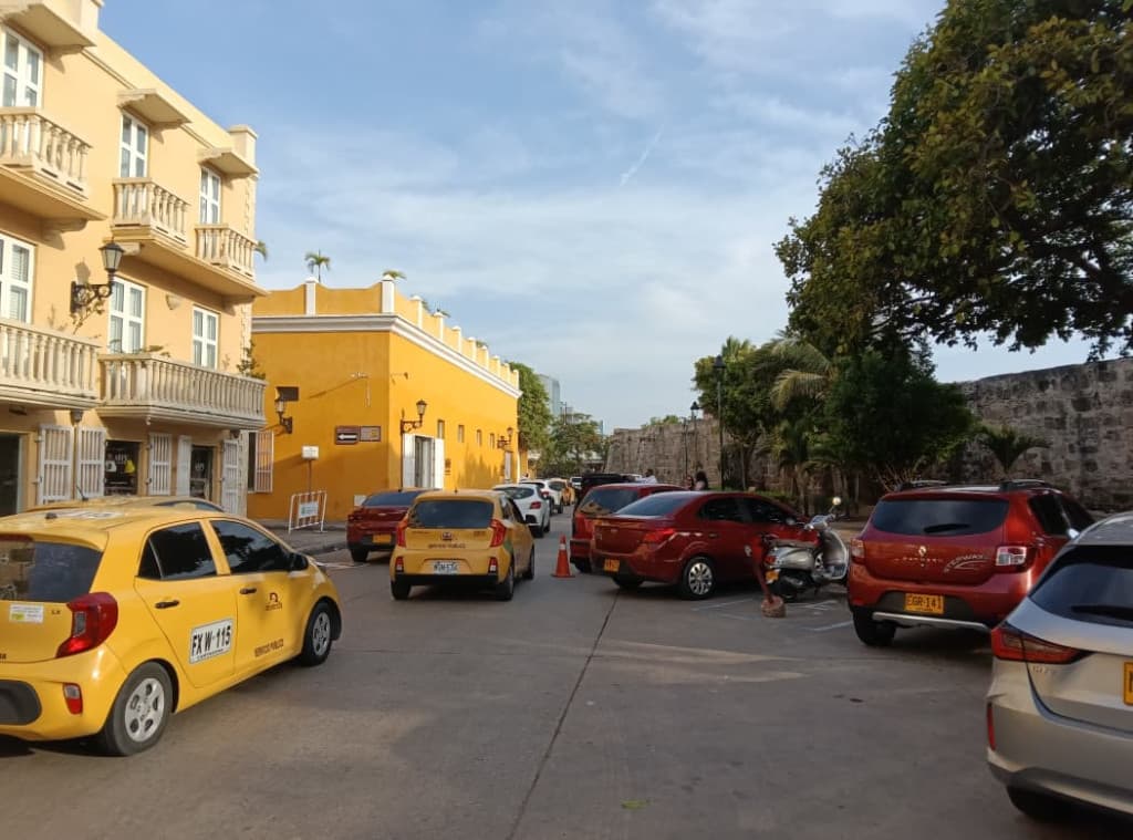 Imagen https://s3-us-west-2.amazonaws.com/pictures.domus.la/inmobiliaria_59/94878_2_1784922286.jpg