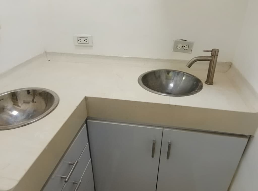 Imagen https://s3-us-west-2.amazonaws.com/pictures.domus.la/inmobiliaria_59/94878_9_1784922288.jpg