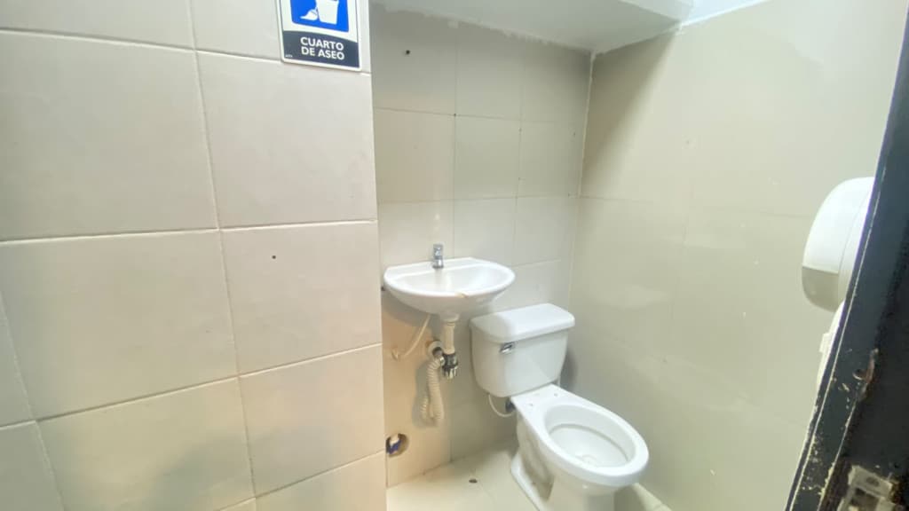 Imagen https://s3-us-west-2.amazonaws.com/pictures.domus.la/inmobiliaria_59/94917_8_1785360196.jpg