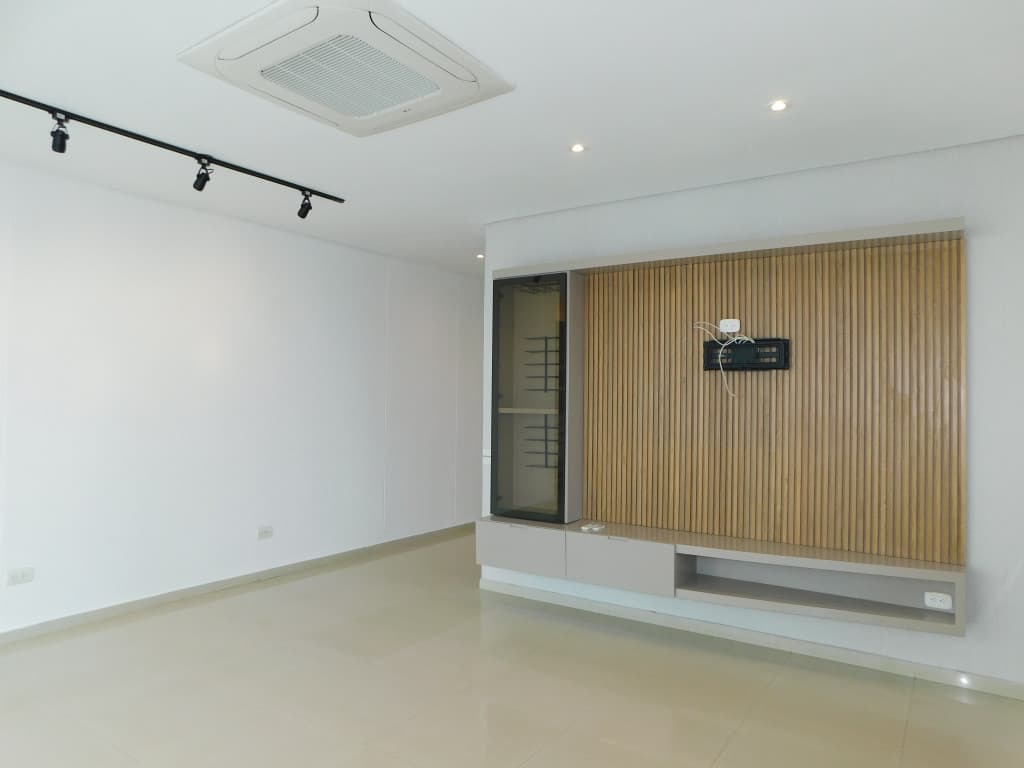 Imagen https://s3-us-west-2.amazonaws.com/pictures.domus.la/inmobiliaria_59/94963_10_1785869752.jpg