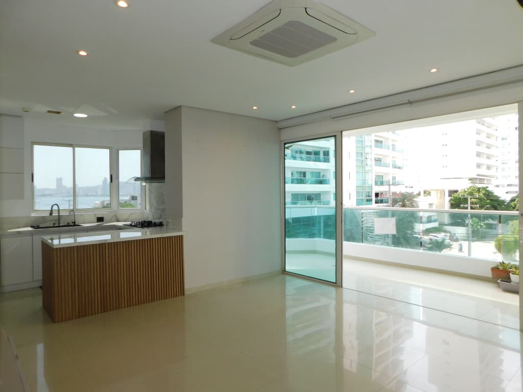 Imagen https://s3-us-west-2.amazonaws.com/pictures.domus.la/inmobiliaria_59/94963_12_1785869754.jpg