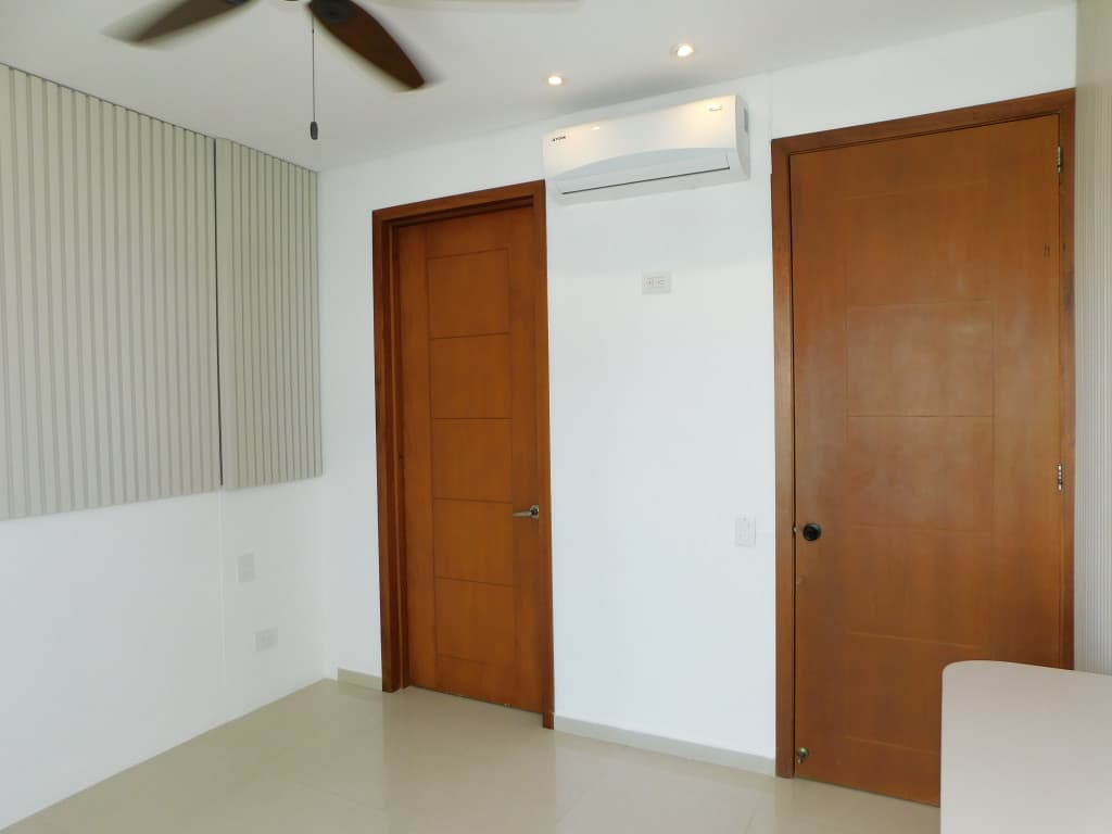 Imagen https://s3-us-west-2.amazonaws.com/pictures.domus.la/inmobiliaria_59/94963_15_1785869754.jpg
