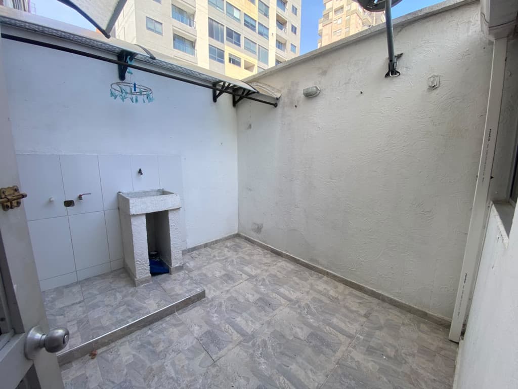 Imagen https://s3-us-west-2.amazonaws.com/pictures.domus.la/inmobiliaria_59/94964_7_1785872008.jpg