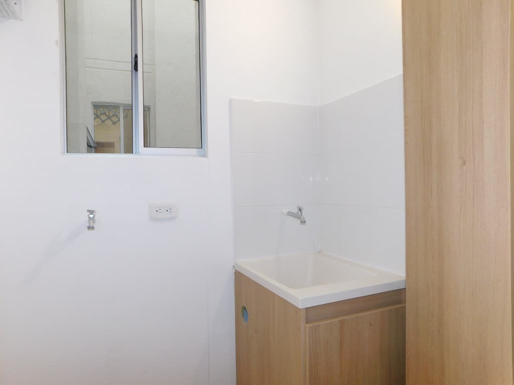 Imagen https://s3-us-west-2.amazonaws.com/pictures.domus.la/inmobiliaria_59/94966_16_1785871003.jpg