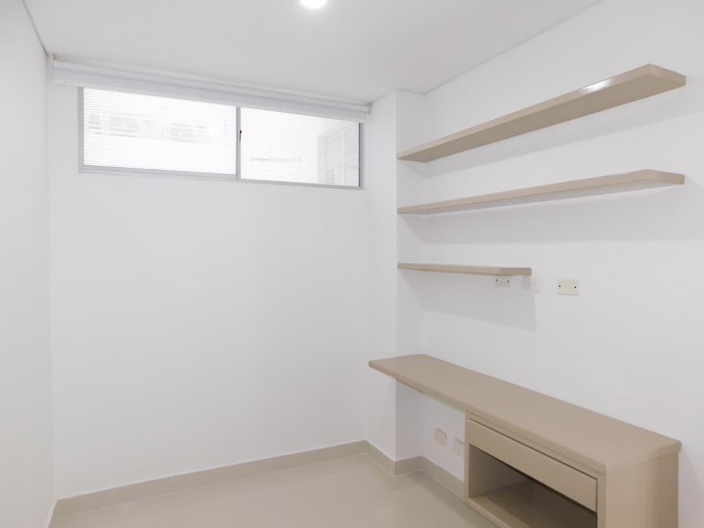 Imagen https://s3-us-west-2.amazonaws.com/pictures.domus.la/inmobiliaria_59/94967_17_1785873385.jpg