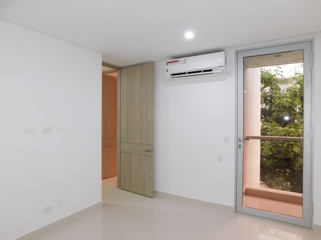 Imagen https://s3-us-west-2.amazonaws.com/pictures.domus.la/inmobiliaria_59/94967_19_1785873386.jpg
