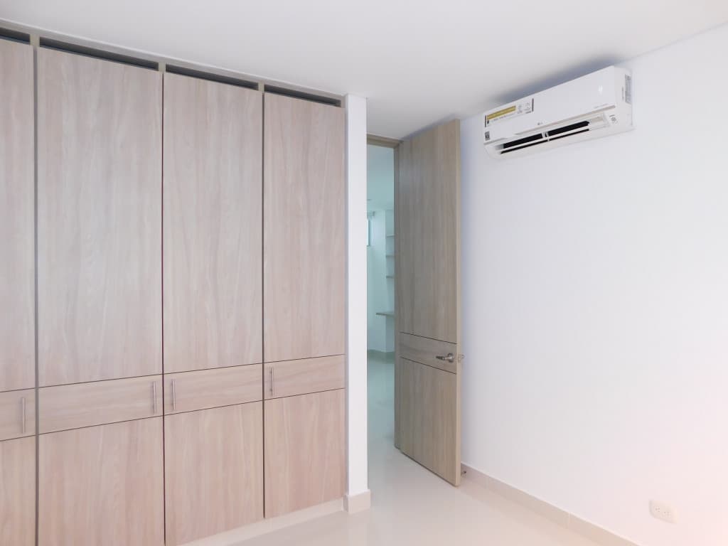 Imagen https://s3-us-west-2.amazonaws.com/pictures.domus.la/inmobiliaria_59/94967_24_1785873392.jpg