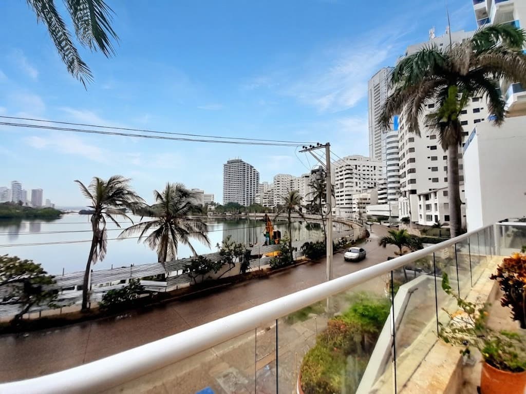 Imagen https://s3-us-west-2.amazonaws.com/pictures.domus.la/inmobiliaria_59/94971_7_1785896960.jpg